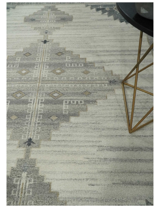 Traditional Ivory, Charcoal and Gray Hand knotted 8x10 ft wool Area Rug
