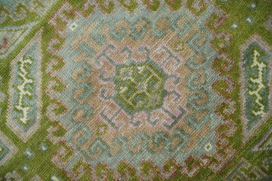 Traditional Oriental Hand Knotted Green and Ivory Multi Size Ideal for Living, Bedroom, and Dining Room