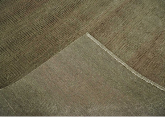 Modern Geometrical Pattern Handloom Brown and Olive 5x7 ft Bedroom, Living Room Rug , Wool, Art Silk Area Rug AAOC657