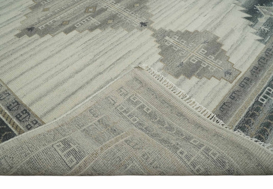 Traditional Ivory, Charcoal and Gray Hand knotted 8x10 ft wool Area Rug