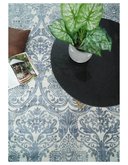 Handmade Blended Wool and Bamboo Silk Damask Design Area Rug, Ivory and Blue, 8x10 | QT13