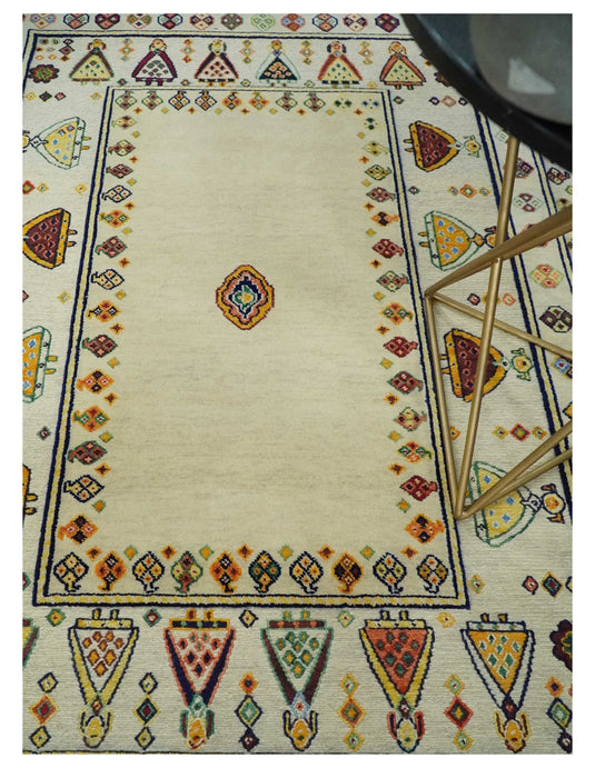 Hand Woven Ivory and Beige Tribal art Soumak Handspun Wool area rug, 5x7 |KNT43