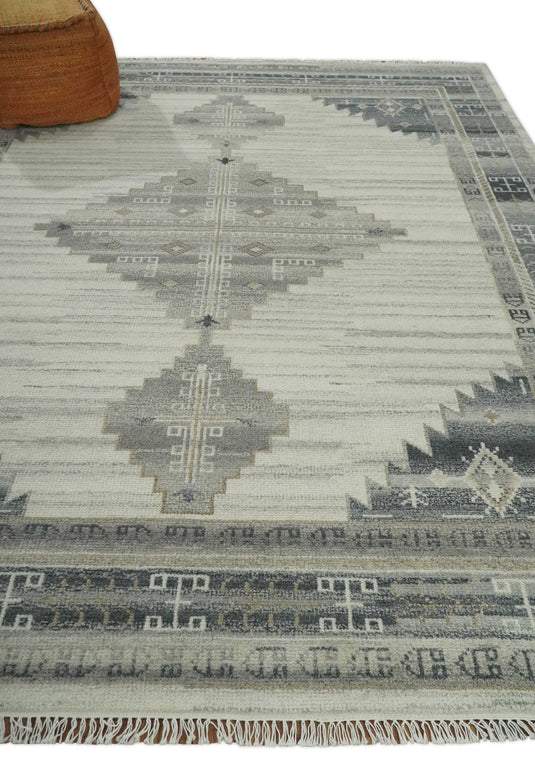 Traditional Ivory, Charcoal and Gray Hand knotted 8x10 ft wool Area Rug