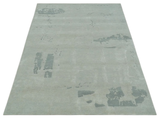 Abstract Pattern Handloomed Silver and Gray 4x6 ft Bedroom, Living Room Rug Wool and Art Silk Area Rug