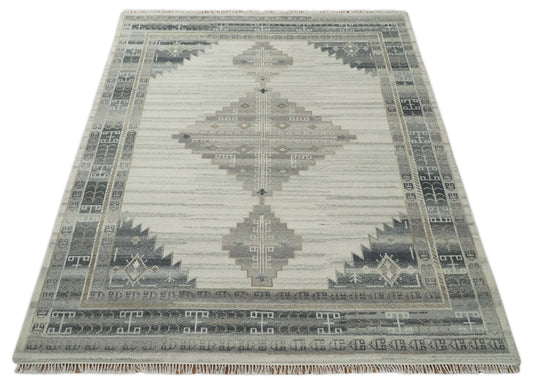 Traditional Ivory, Charcoal and Gray Hand knotted 8x10 ft wool Area Rug