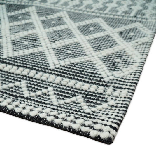 Hand woven 5X8 tribal Woolen Chunky and Soft White and Black Wool Area Rug, Boho Kids, Living room, Dinning Room and Bedroom rug | MA22