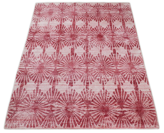 Accent Modern Blended Wool and Bamboo Silk Area Rug, Red and Pink, 5x8 | QT0758