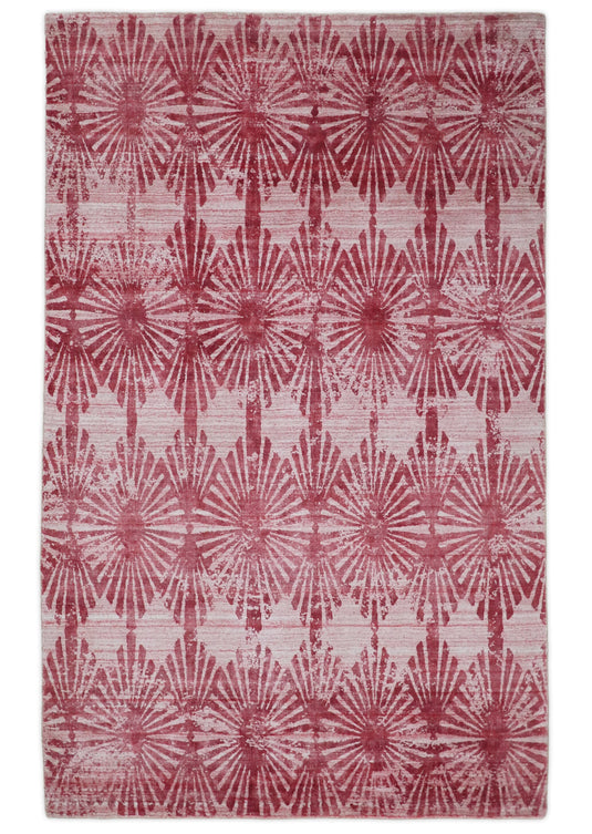 Accent Modern Blended Wool and Bamboo Silk Area Rug, Red and Pink, 5x8 | QT0758