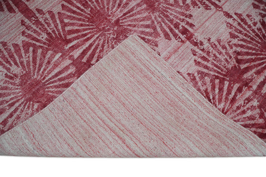 Accent Modern Blended Wool and Bamboo Silk Area Rug, Red and Pink, 5x8 | QT0758